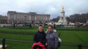 przed Pałacem Buckingham w Londynie
